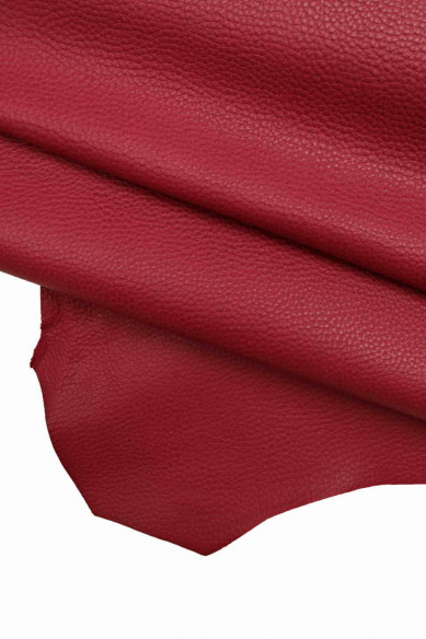 Pellame italiano, capra color ciclamino con stampa grana dollaro, semi lucida, morbida, look sportivo