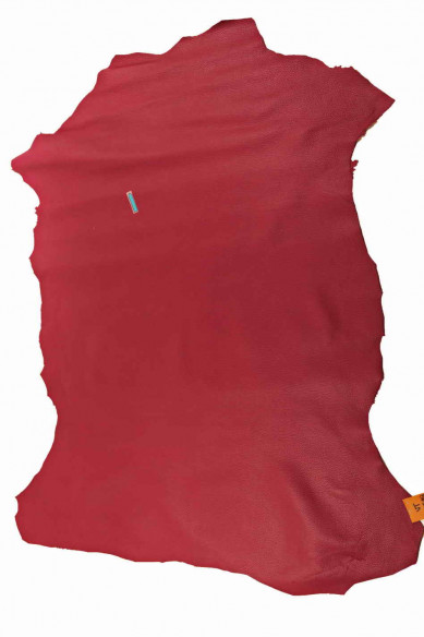 Pellame italiano, capra color ciclamino con stampa grana dollaro, semi lucida, morbida, look sportivo