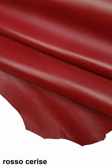 PELLI di AGNELLO nappa liscia rossa, pellame semi lucido rosso, gommoso, morbido, per hobbisti