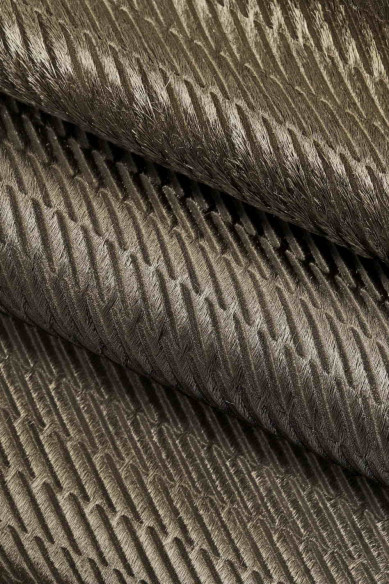 PELLE di CAVALLINO laminato acciaio con sfumature platino e stampa geometrica incisa, effetto nuvolato, lucido