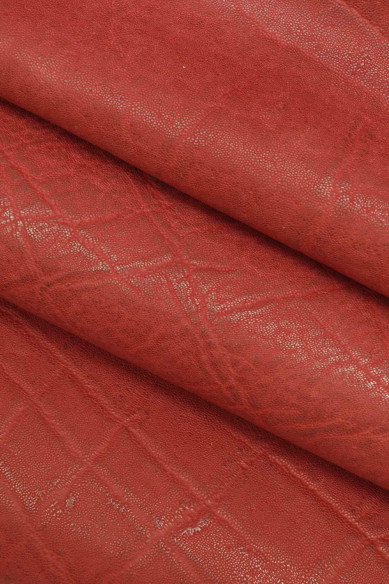 Pelle italiana, mezzo vitello rosso scuro stampa bufalo rugato, semi lucido, rigido, look vintage/sportivo