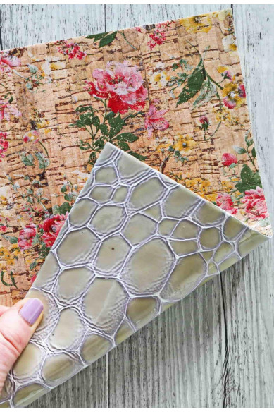 Fogli di SUGHERO naturale stampa floreale multicolor con PELLE accoppiata nel retro stampata cocco verniciato 25x20 cm