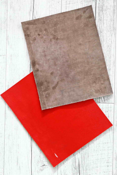 Fogli di SUGHERO naturale stampa a frutti e agrumi con PELLE di vitello col rosso e camoscio col taupe accoppiata nel retro 25 x