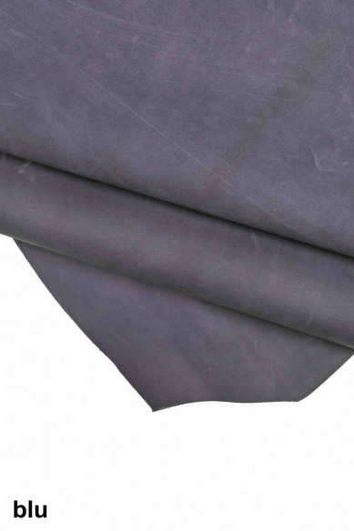 Pelle di nabuk grigio, viola, blu, pellame di camoscio leggermente stropicciato, vitello scamosciato con cera neutra
