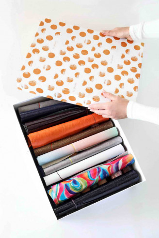 25 pre-cut leather sheets, pieces, printed, metallic, textured, patent, vintage, solid colors 16x16"-12x12" 2,8 kg(5,5 lbs)