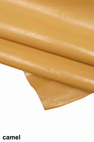 Pellami LUCIDI effetto VERNICIATO, pelle laccata grigio chiaro, beige, camel stropicciata