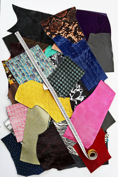 Leather patent printed textured scraps bag, in total for 0,7 lbs (300 gr), 1 lbs (500 gr) and 2 lbs (1 kg)