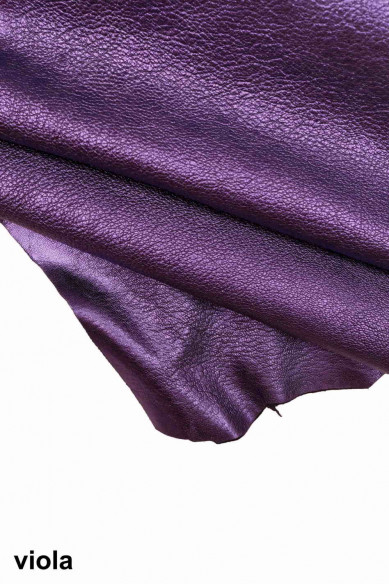 PELLE LAMINATA rosso viola fucile, capra metallizzata con grana, pellame stropicciato morbido e luminoso
