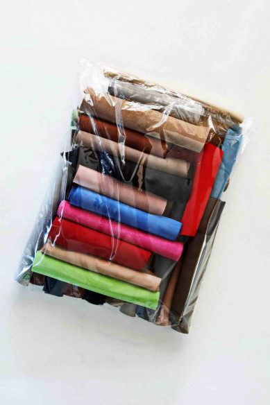 Sacchetto di ritagli di PELLI SCAMOSCIATE e NUBUCK, camoscio in pezzi in diversi colori, da 0,300 kg a 1 kg
