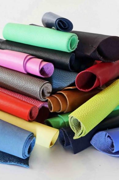 SMOOTH solid color leather SCRAPS bag, different tones and finishings, from 0,7 lbs to 2 lbs