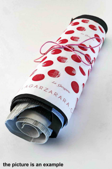 Scampoli di pelli miste, toni BIANCO, NERO e GRIGIO in diverse stampe e colori, ideali per l'artigianato, 10 o 15 pz