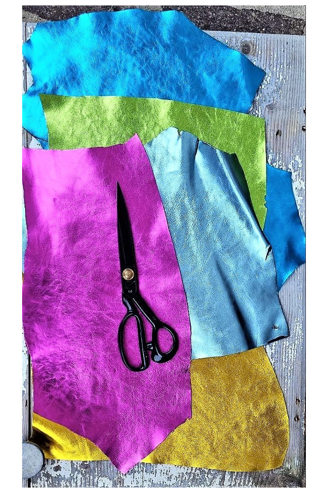 Selected leather scraps, METALLIC 5...