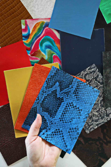 20 Scampoli di pelle casuali, stampati, tinta unita, laminati, pezzi pretagliati pellami selezionati, assortimento MIX, 15x12 cm