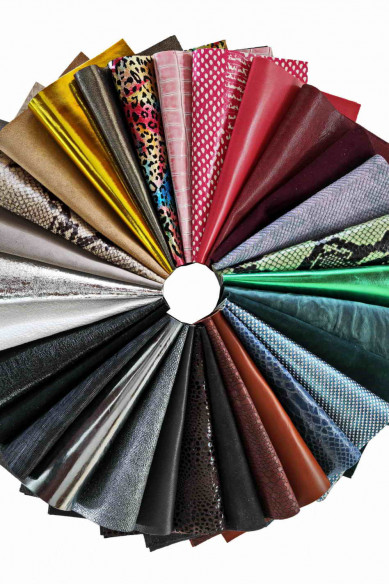 30 Scampoli di pelle casuali, stampati, tinta unita, laminati, pezzi pretagliati pellami selezionati, assortimento MIX, 25x20 cm