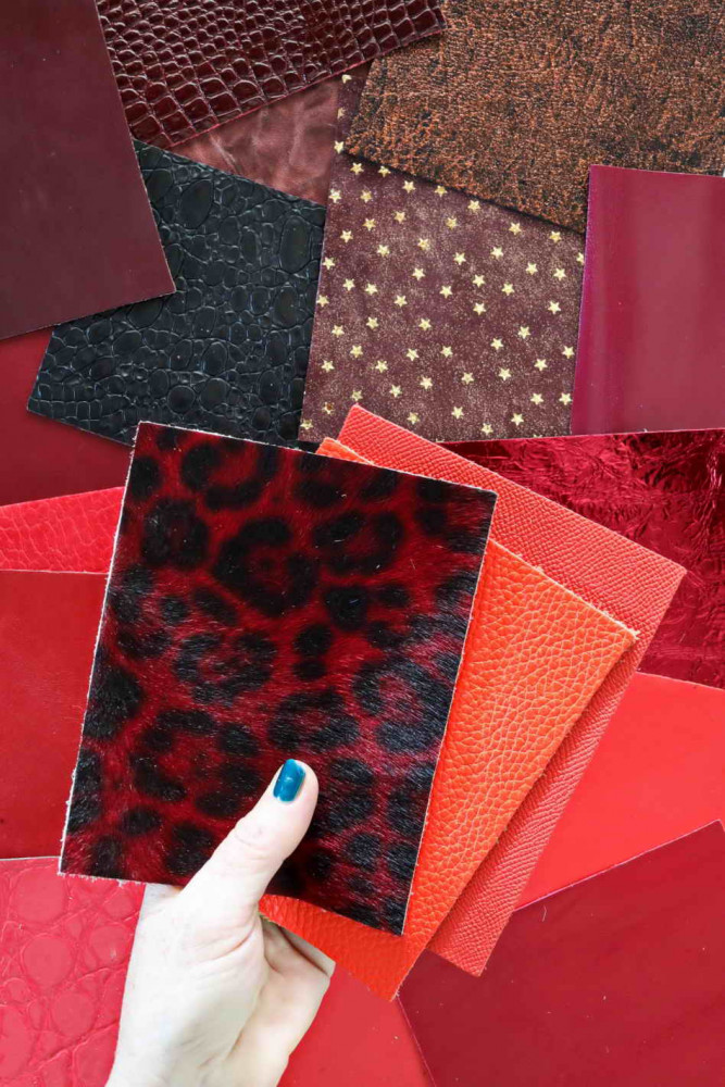 Stock di PEZZI MISTI sui toni rosso,...