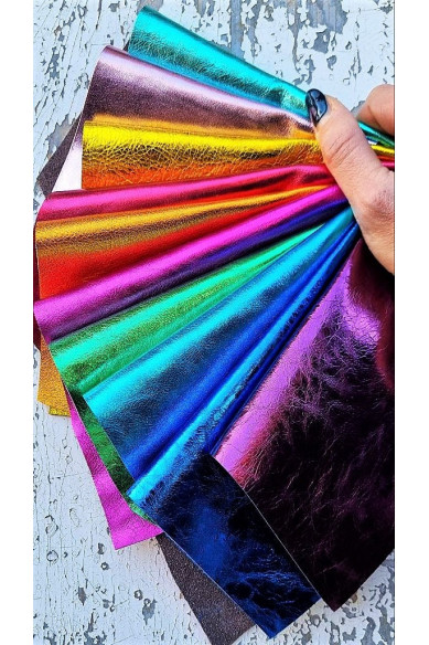 10 Ritagli di pellami unici selezionati, scampoli LAMINATI in toni vivaci come da foto, misura 15 x 12 cm