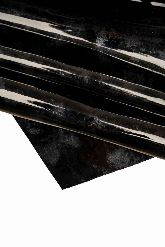 PELLE di VERNICE nera con sfumature...