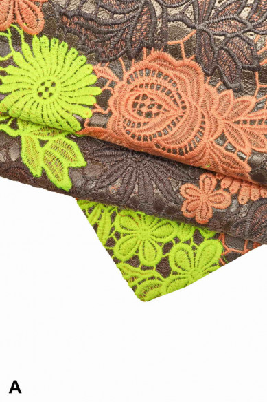 Pelle STAMPA FLOREALE in tessuto, pellame di capra con disegno fiori in pizzo, pellame un po' rigido