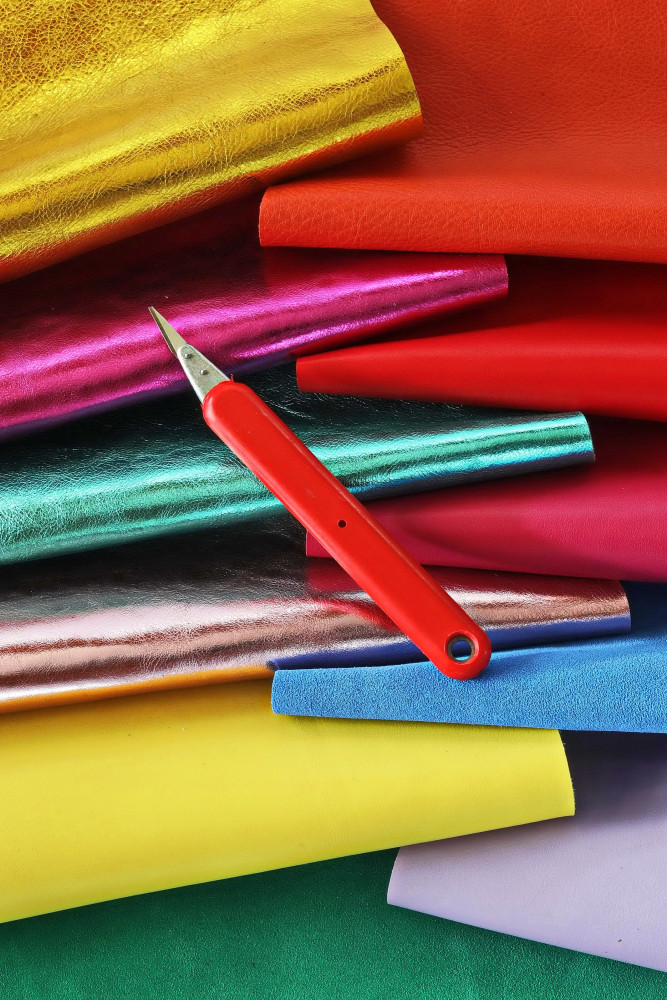 Leather scraps - METALLIC, SMOOTH and...