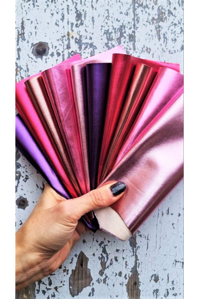 10 Ritagli di pellami unici selezionati sui toni FUCSIA, ROSA e VIOLA, pezzi di pelle laminati assortimento come da foto