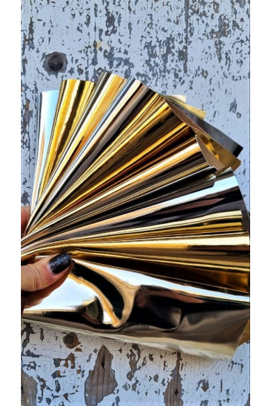 9 Ritagli di pellami selezionati sui toni ARGENTO, PLATINO e ORO, pezzi di pelle laminati specchio assortimento come da foto