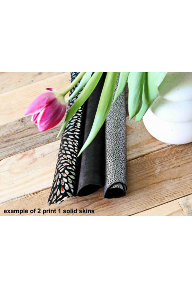 3 Pelli intere casuali colori NERO e GRIGIO, stampate e/o tinta unita, scamosciate, metallizzate, combinazione da scegliere