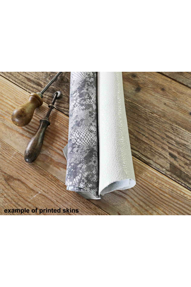 2 Random leather skins, White,...