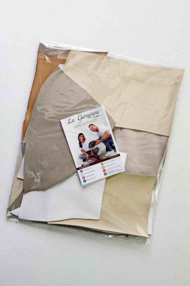 Sacchetto di ritagli di pellami di VITELLO LISCIO tinta unita toni Bianco Beige Panna diverse rifinizioni da 1.0 a 1.3 mm  1/2 k