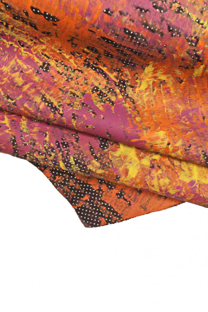 Pellame ORIGINALE stampa astratta, pelle di camoscio nero a pois dipinto con pennellate viola arancio, giallo, opaca