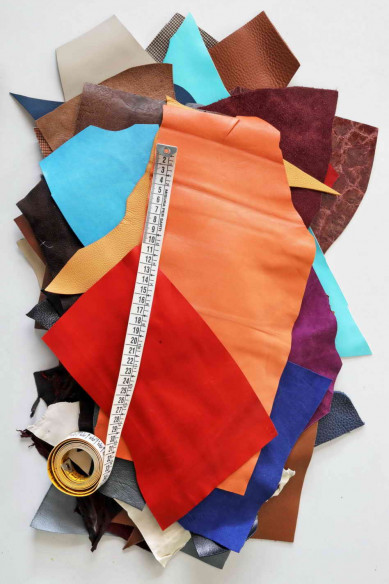 Sacchetto di ritagli di pellami di fantasia, sportivi, vintage e tinta unita  - 300 gr, 500 gr e 1 kg -