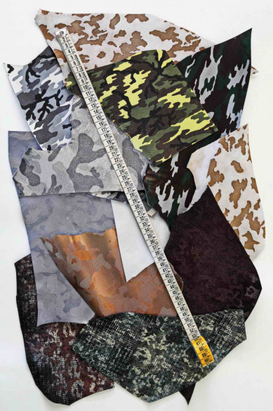Sacchetto di ritagli di pelle miste, STAMPA CAMOUFLAGE, lamine, fantasie e morbidezze varie   0,300 kg