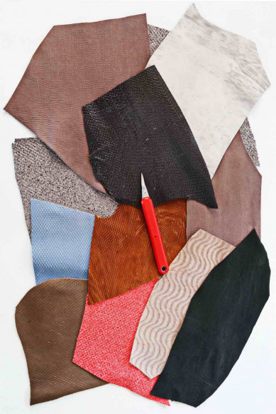 Leather scraps bag, CARVED, textures, foils, colors and softness various  0,7 lbs - 0,300 kg