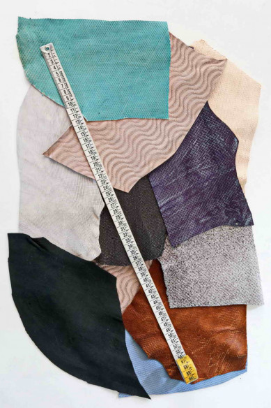 Leather scraps bag, CARVED, textures, foils, colors and softness various  0,7 lbs - 0,300 kg