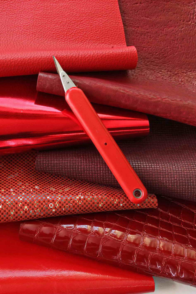 Scampoli di pelle miste color ROSSO,...