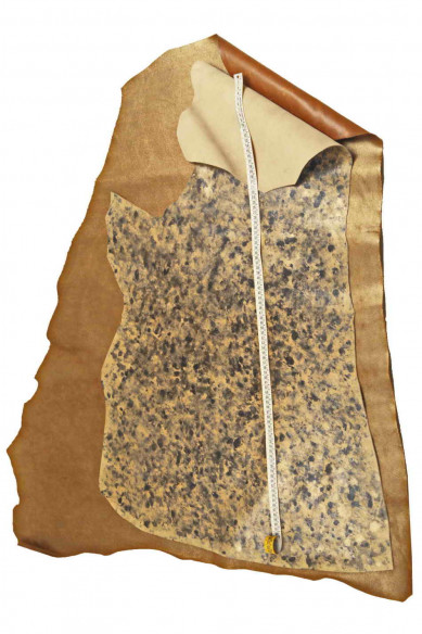 2 pelli SPORTIVE abbinate, lotto di 2 pelli marrone bronzo e nero, 1 vitello tamponato a mano e 1 vitello scamosciato laminato