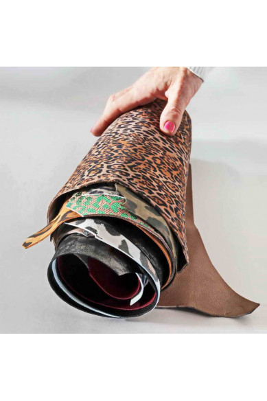 Scampoli di pelle miste stampa LEOPARDO, lamine, fantasie varie e morbidezze varie, ideali per l'artigianato  0,500 kg