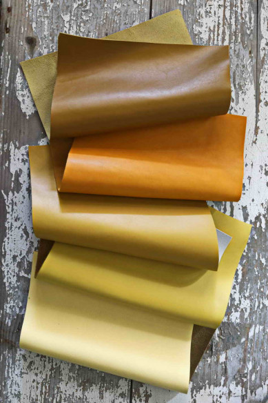 5 Ritagli di pellami unici selezionati, pezzi di pelle di vitello lisci assortimento nei toni del GIALLO come da foto