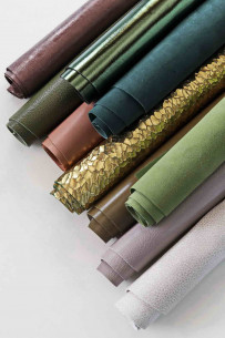 10 Selected leather scraps,...