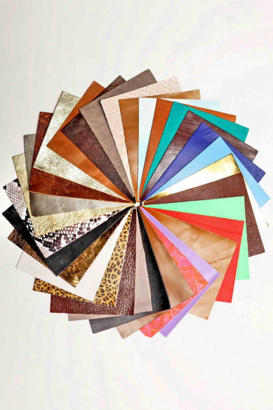Bundles of 30 leather sheets, RANDOM selection precut pieces size 6 x 5 inches in different colors and finishings, mix remnants