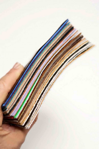 Bundles of 30 leather sheets, RANDOM selection precut pieces size 6 x 5 inches in different colors and finishings, mix remnants