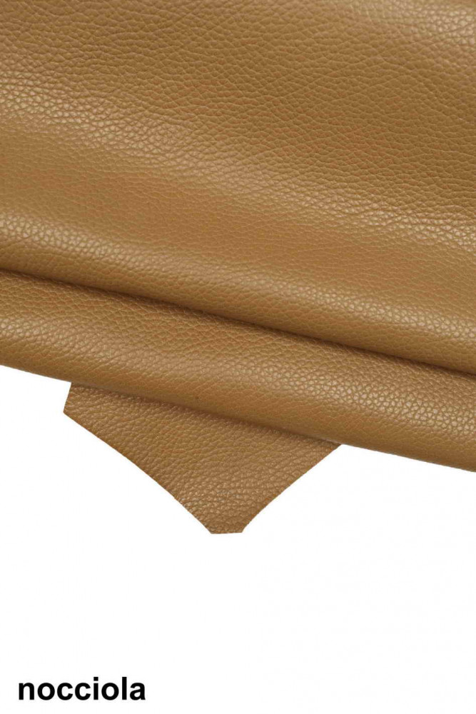 Pellame con grana stampata marrone,...