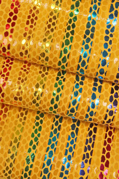 Pelle stampa RIGHE multicolor, pellame di camoscio arancio, verde e giallo con motivo serpente, capra morbida scamosciata