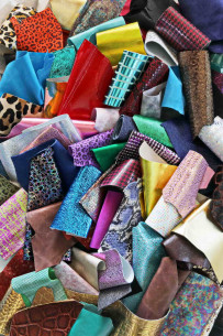 100 Leather scraps,... 2