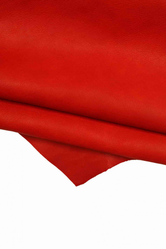 Red SPORTY leather hide, wrinkled cowhide with light grain, soft caslfskin with shades