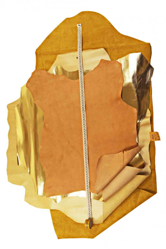 ASSORTMENT of beige yellow gold,...