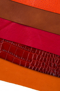 10 Selected leather scraps,... 2