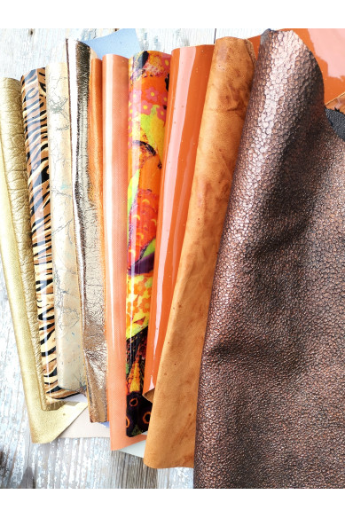 10 Ritagli di pellami unici selezionati, ORO, CUOIOe altri , pezzi di pelle assortimento mix di fantasie come da foto