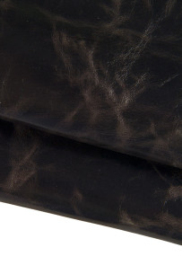 Pelle marrone scuro...