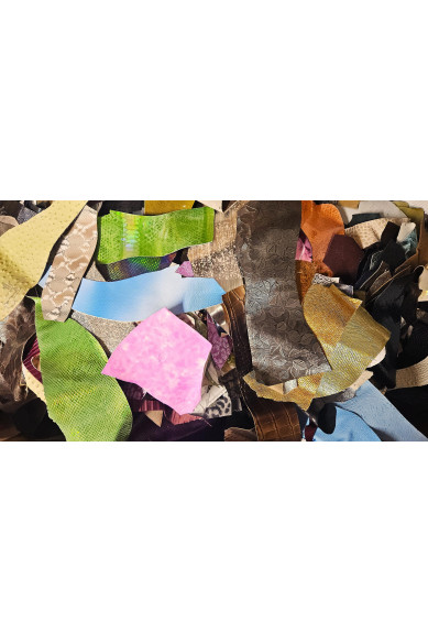 Leather offcuts, 2x4"/5x10 cm minimum measures, RANDOM selection, MIX of printed, metallic, solid colors, patent and vintage pcs