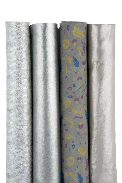 LOTTO di 4 pezzi di pelle grigio acciaio, assortimento pellami laminati stampati per il fai da te